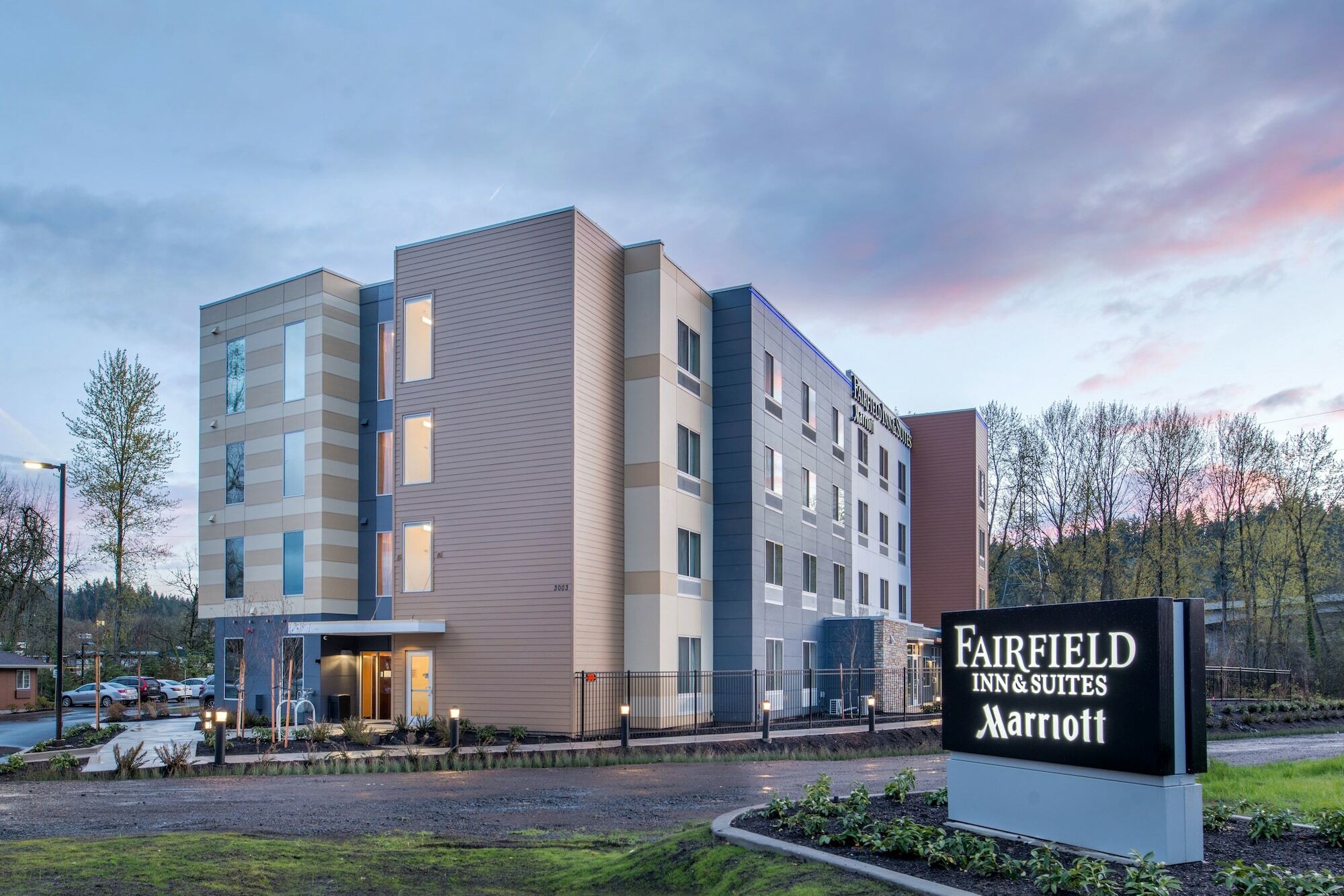 Fairfield Inn & Suites By Marriott Eugene East/Springfield Exterior photo